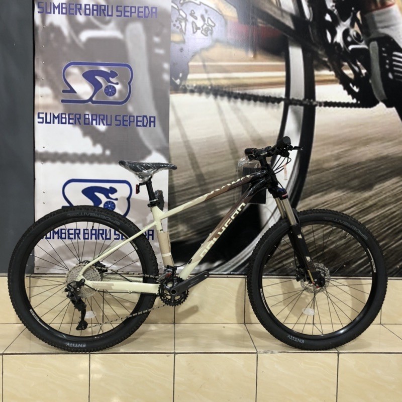 SEPEDA GUNUNG MTB POLYGON XTRADA 6 2x11 SPEED 27.5 INCH