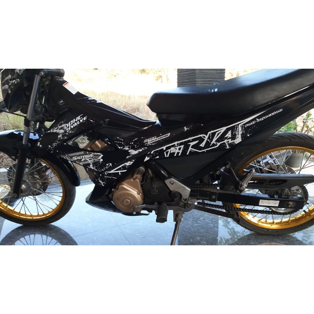 STRIPING STIKER VARIASI LIST SUZUKI SATRIA FU FACELIFT 2013 2014 GRAFIS PLETEK