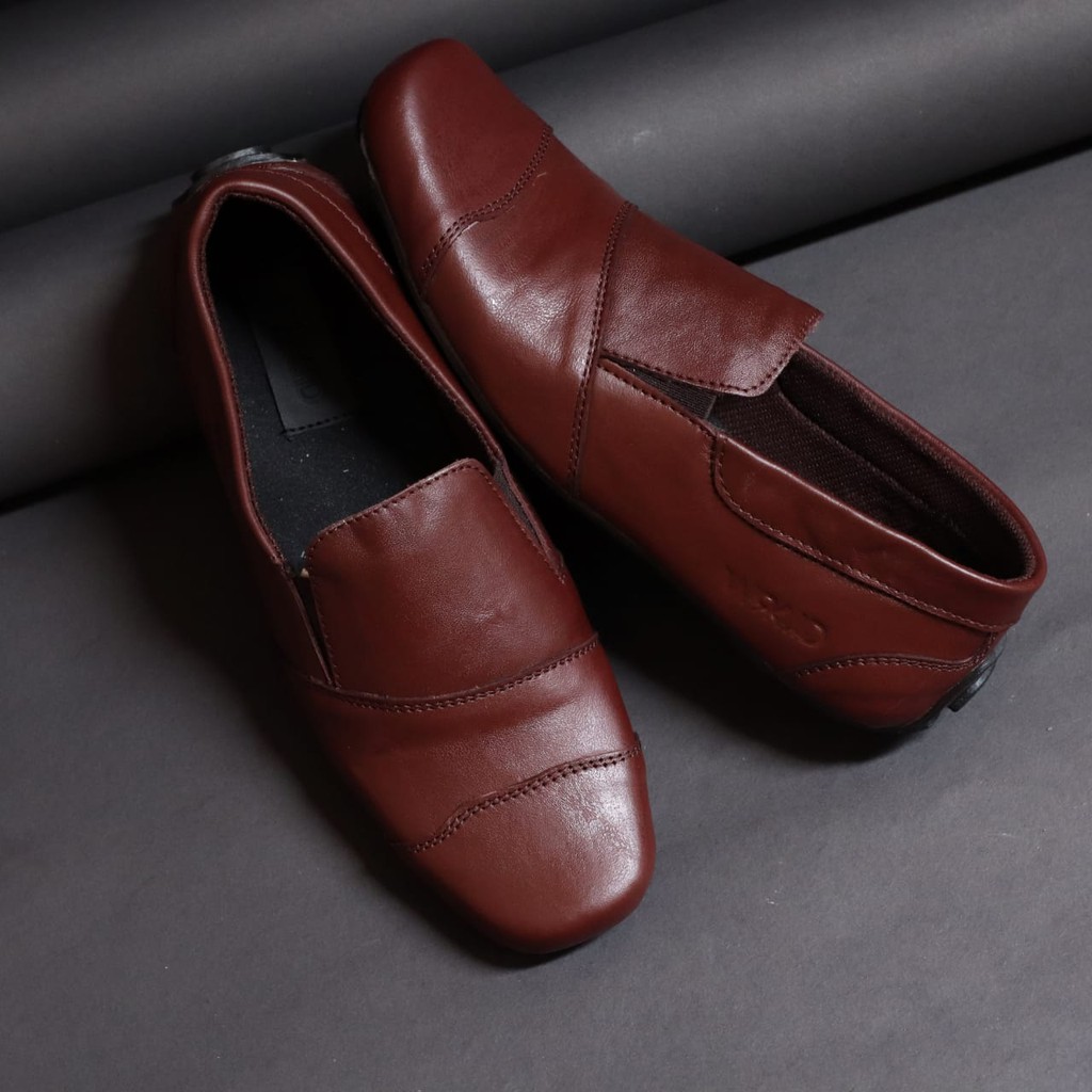 ABRHM X WRK Sepatu Slip On Pria Sepatu Pria Casual Kulit Asli Ori Keren Cowo/Cowok Sepatu Kerja Pria Sepatu Kasual Santal Kuliah Kondangan Semi Formal Gaya Keren Kekinian Murah Terlaris