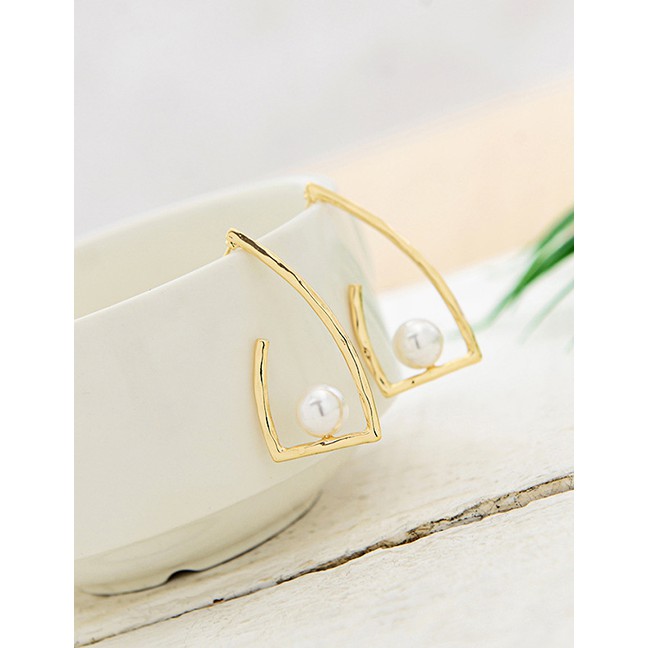 LRC Anting Tusuk Fashion Gold Irregular Pearl Earrings F43349