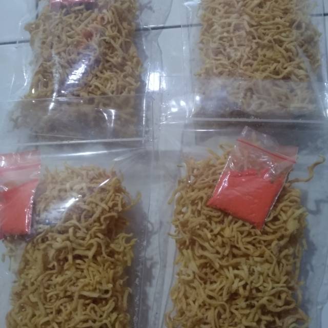 

Mie kremes "spesial",,,,,, enak,gurih,renyah,