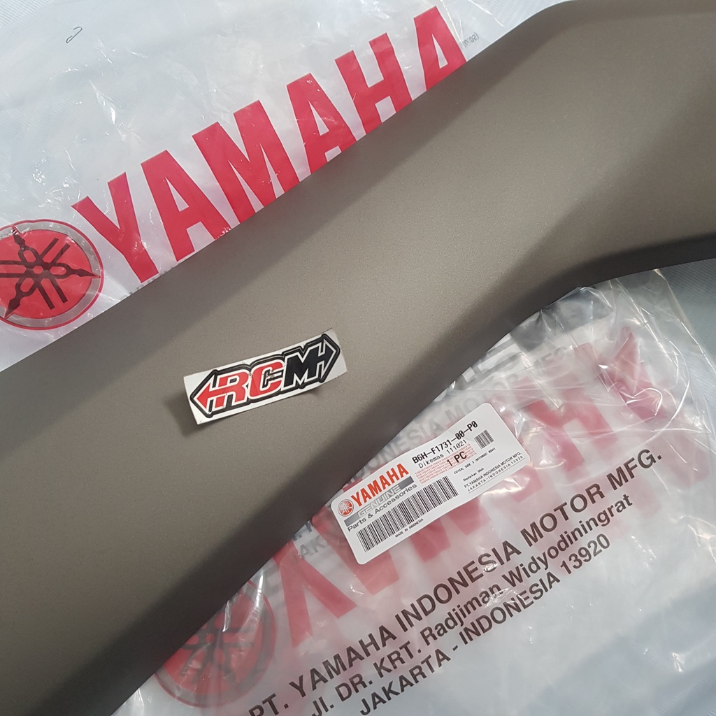 B6H-F1731-00-P0 COVER BODY BODI SIDE 3 TENGAH KIRI NEW NMAX N-MAX N MAX WARNA ABU-ABU GREY DOF DOFE DOPE DOFFE ORI ORIGINAL YAMAHA YGP ASLI B6H-F1731-00-P0