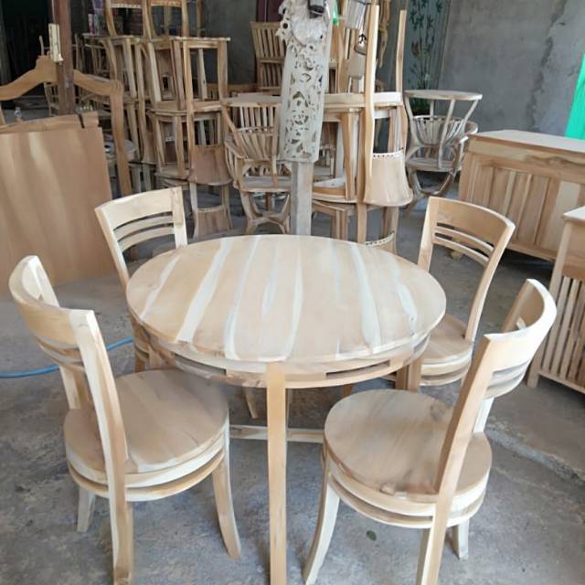 MEJA MAKAN BULAT KAYU JATI JEPARA KURSI 4