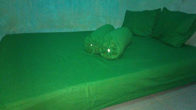 Seprei Sprei Polos Embos Fata Paper Green Uk.180x200/160x200