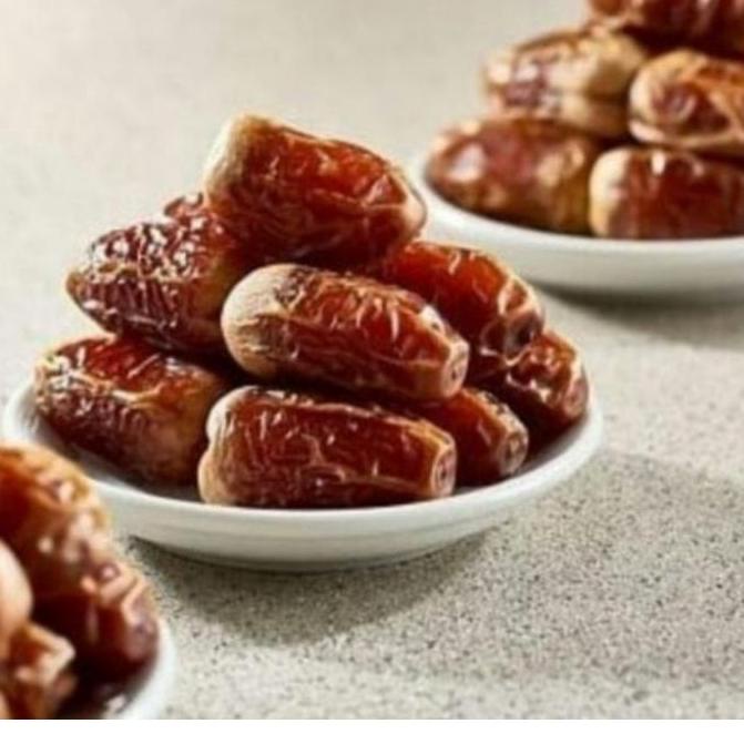 

Ready Banyak Kurma susu sagai 1kg/ kurma sagai madinah RT4,,,