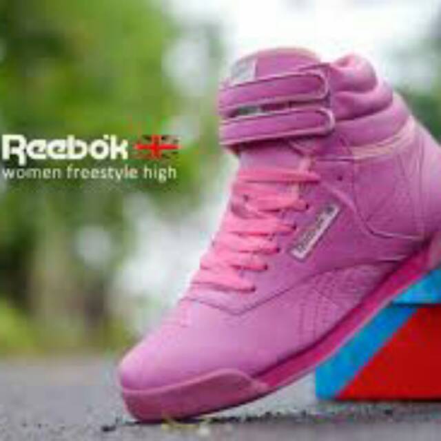 Sepatu wanita reebok