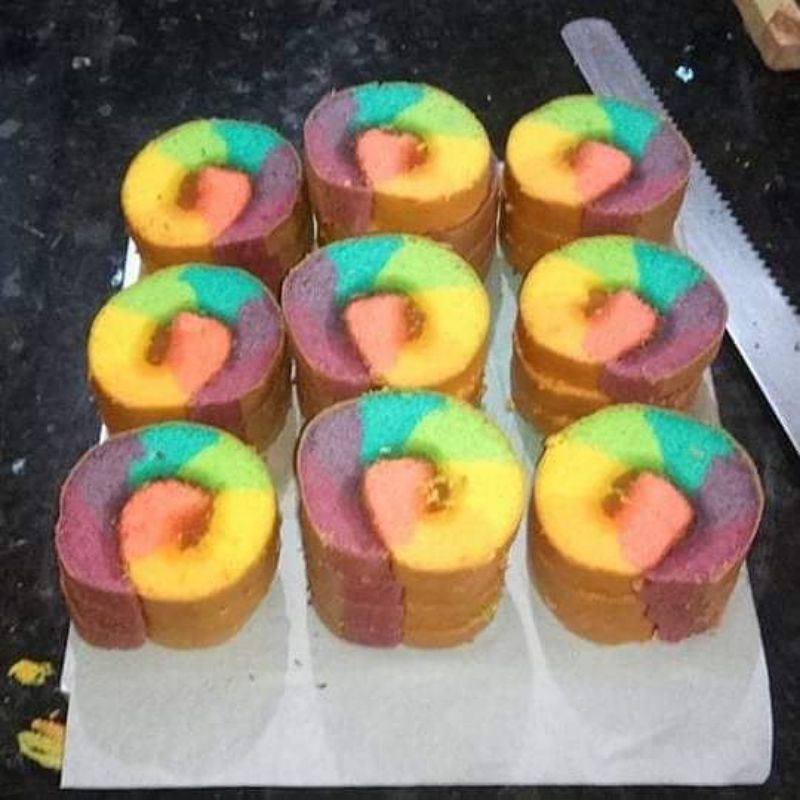 

bolu gulung rainbow