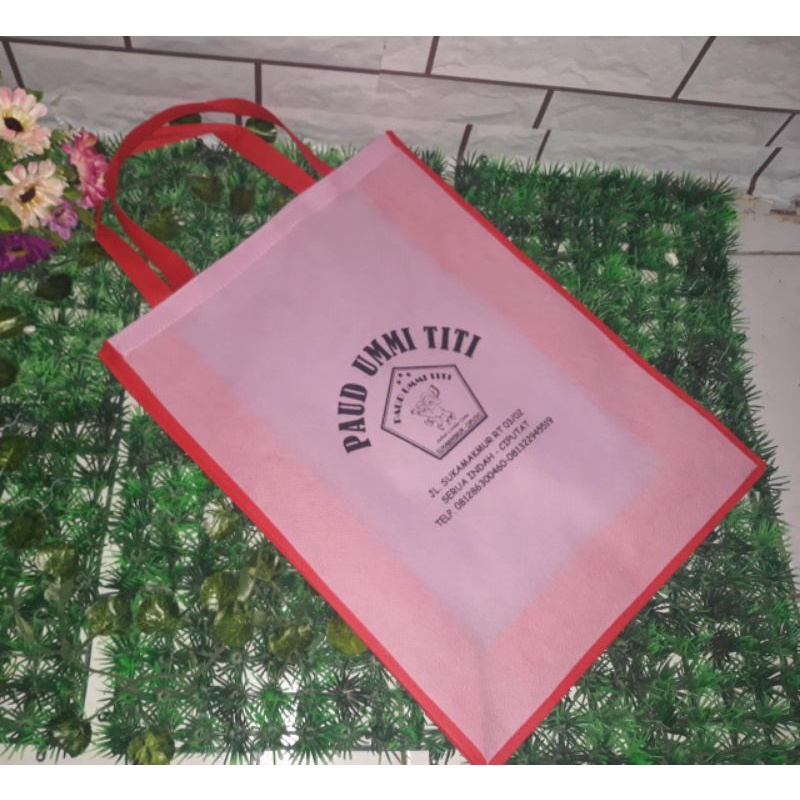 

TAS PROMOSI PAUD/TAS SOUVENIR SABLON NAMA SEKOLAH