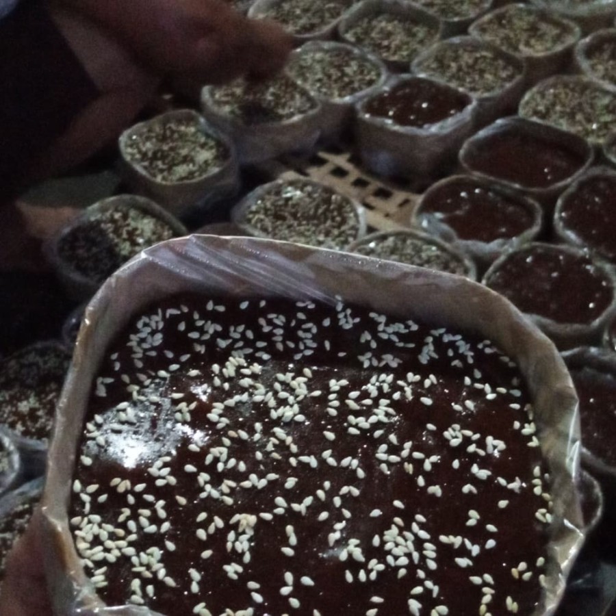 

BISA BAYAR DITEMPAT - JENANG KETAN KHAS JAWA PERBESEK