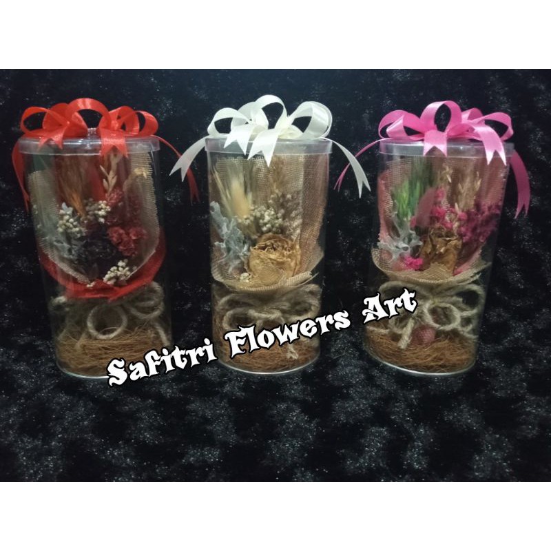 Mini Buket Bunga Kering dalam tabung /  Mini Hand Bouquet Rustic / Buket Wisuda / Ultah
