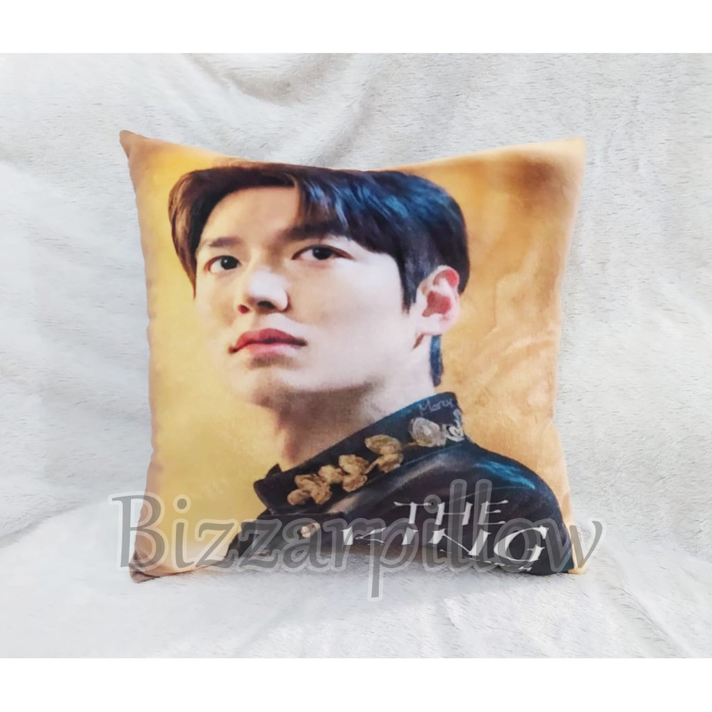 Bizzarpillow Bantal Foto Custom Fullprint 50 x 50 cm  BZ022