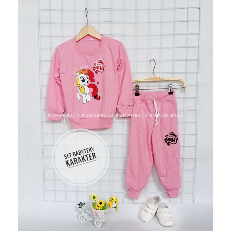 SETELAN SPORT KARAKTER / SETELAN ANAK CEWEK-COWOK-PINK PONY