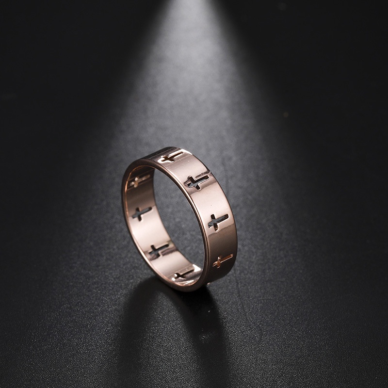 Cincin Desain Salib Hollow Bahan Stainless Steel Gaya Punk Untuk Pria Dan Wanita