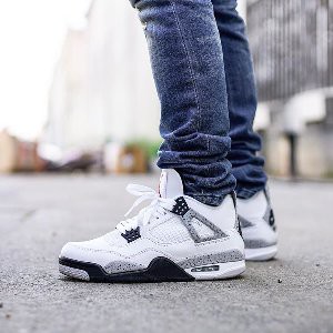NIKE AIR JORDAN RETRO 4 ALTERNATE WHITE BLACK Bagus