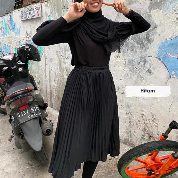 Rok termurah Jumbo Plisket Pendek Wanita 7/8 / Rok Payung Wanita-Hitam
