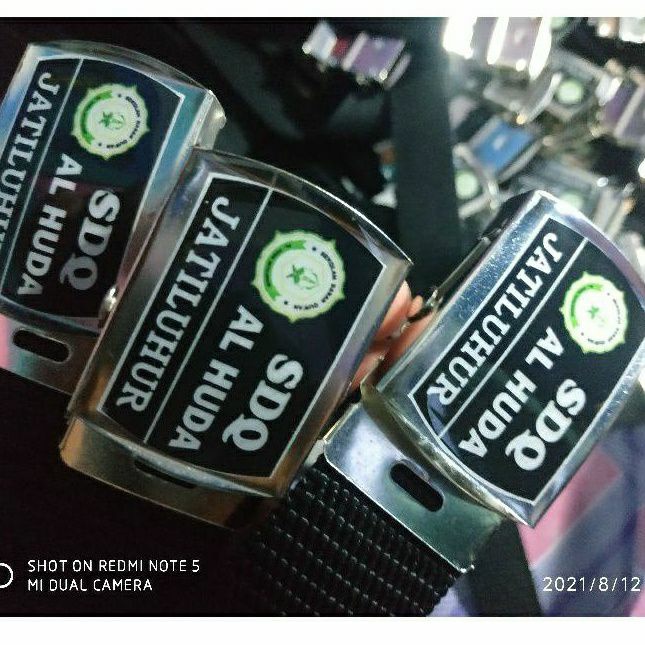 

costum sabuk /ikat pinggang Logo sekolah resin