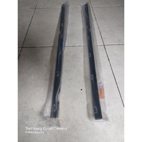 Weather Strip / Pelipit Karet Kaca SUZUKI VITARA ESCUDO SIDEKICK lengkap dengan klip