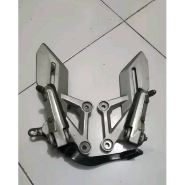 Footstep depan 2nd ori new cb150r led