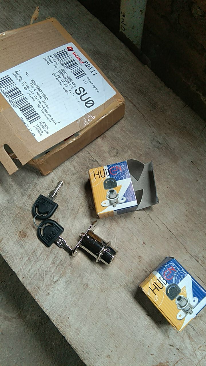 Push Lock Huben Hl 105 ( Kunci Tekan Tusuk )