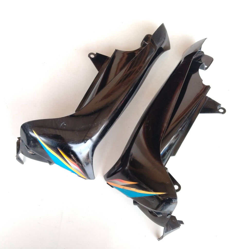 SAYAP LUAR SATRIA LUMBA ORIGINAL BEKAS SAYAP SATRIA 2TAK LUMBA BAGIAN LUAR SEKEN ORIGINAL