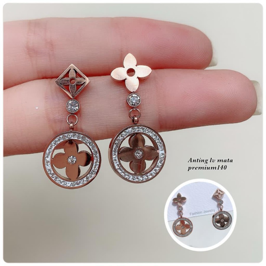 Anting Titanium LV Perhiasan Wanita Giwang Anti Karatan Impor Aksesoris Kerabu Tusuk Branded 84SR
