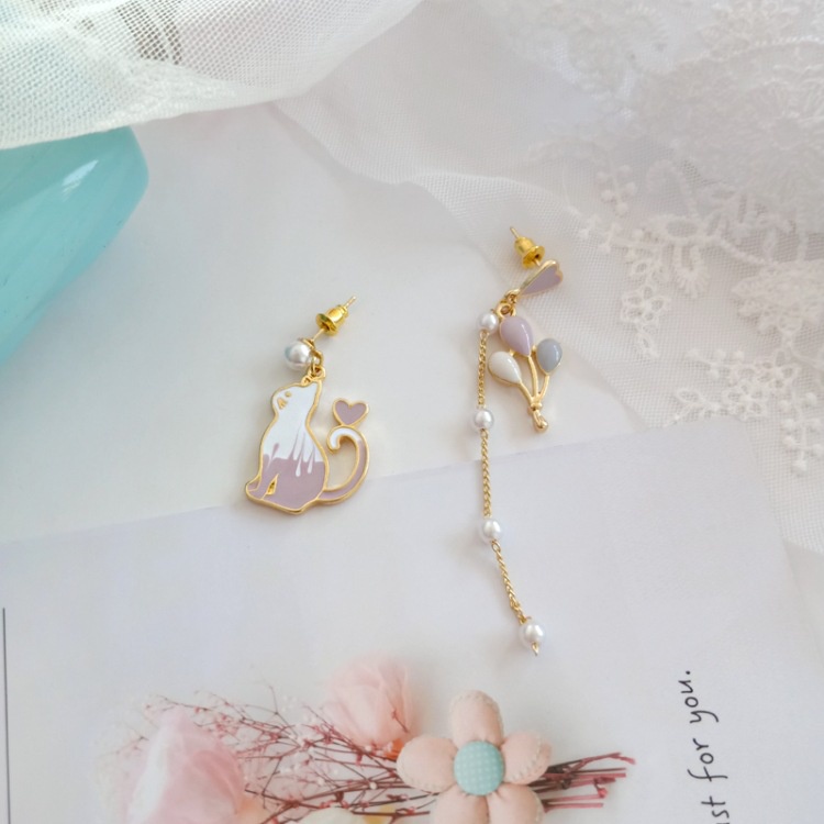 Anting Tusuk Gantung Asimetris Desain Kucing + Balon + Mutiara + Rumbai Rantai Untuk Wanita