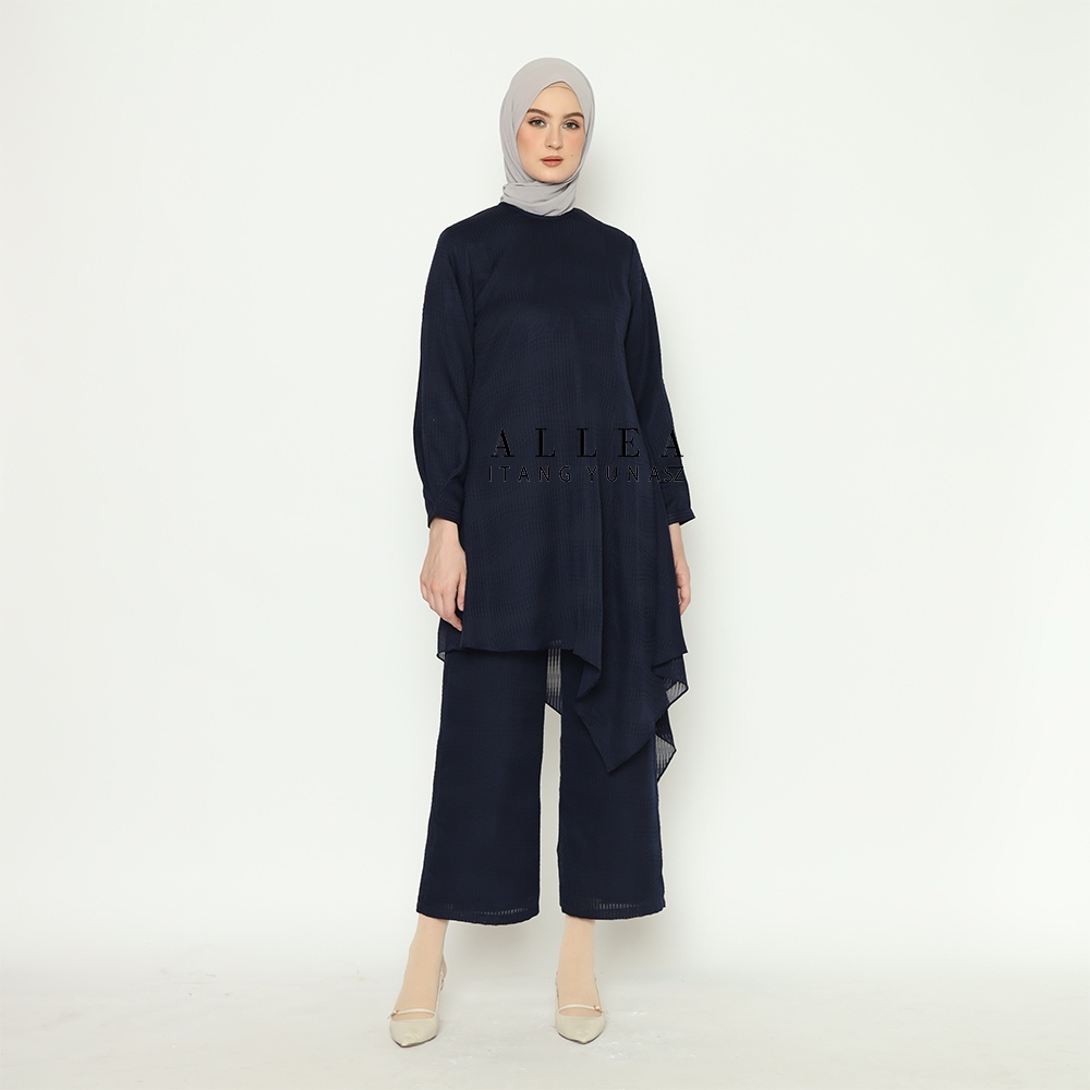 Allea Itang Yunasz / Nafiza Tunik  / Atasan Wanita - Hijab Fashion Muslim