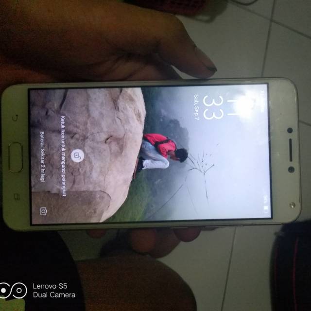 Asus Zenfone 4 max pro