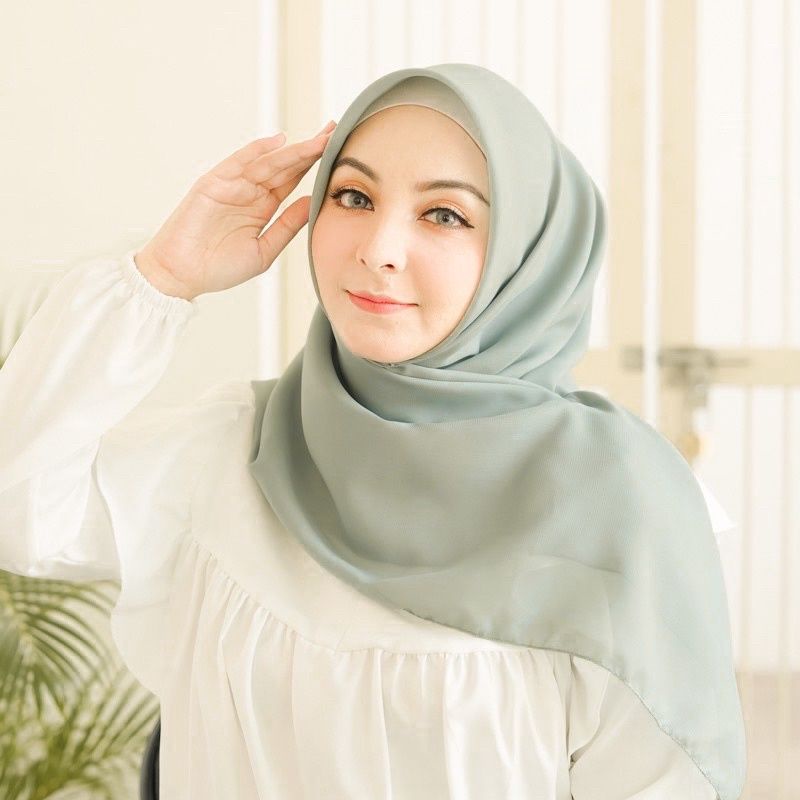 HIJAB SEGI EMPAT POLOS/JILBAB SEGI EMPAT/KERUDUNG BELLA SQUARE/KHIMAR BELLA POLLYCOTTON PREMIUM /110X110CM-Grenti