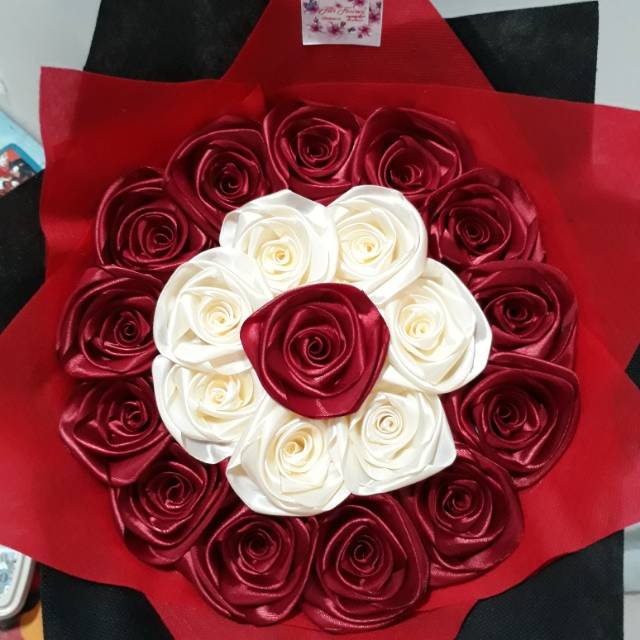 Buket wisuda/buket wedding/buket bunga satin