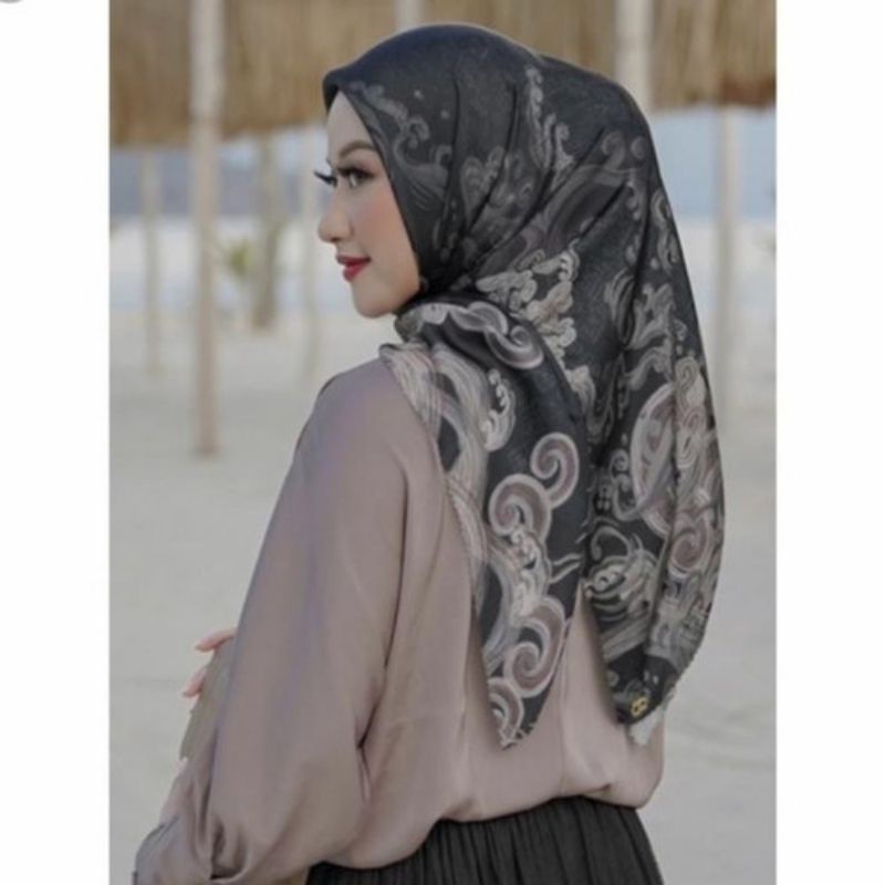 Preloved Buttonscarves Wave Black