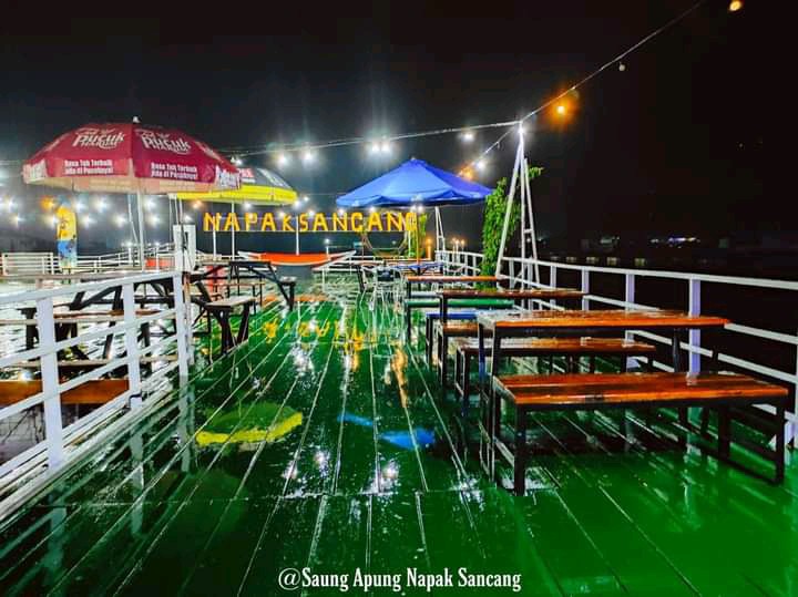 Scrapper Trapezium Perata Adonan Kue