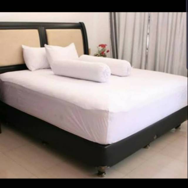 Seprei katun putih polos