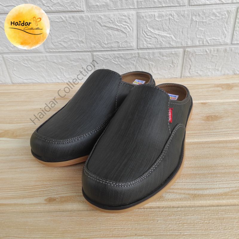 Selop Bustong Pria Slip On Kasual Cowok Karet Lentur Kulit Suede Sintetis