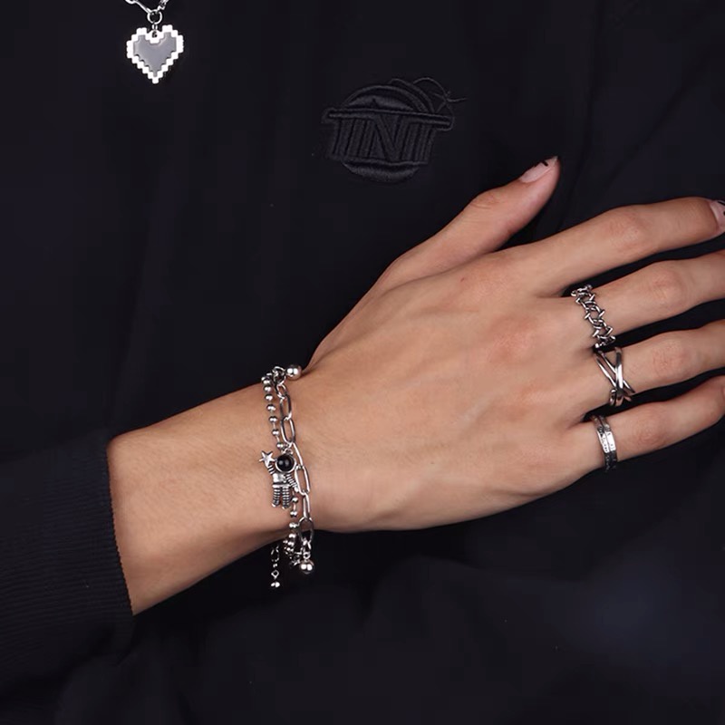 Gelang Tangan Rantai Aksen Bintang Astronot Lucu Untuk Pasangan / Pria / Wanita