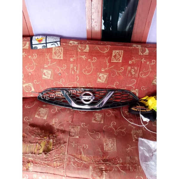 Grill Nissan March 2014 2015