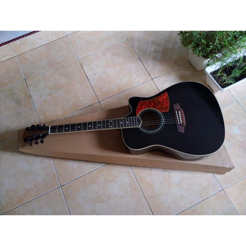 Gitar akustik Cole Cark nek utuh