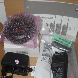 HT MOTOROLA CP 1300 VHF/UHF BERGARANSI