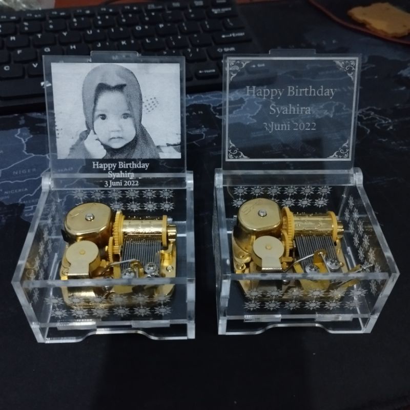 Custom Kotak Musik Otomatis Akrilik Music Box Acrylic Grafir Wajah Hadiah Kado Ulang Tahun Unik Happy Birthday