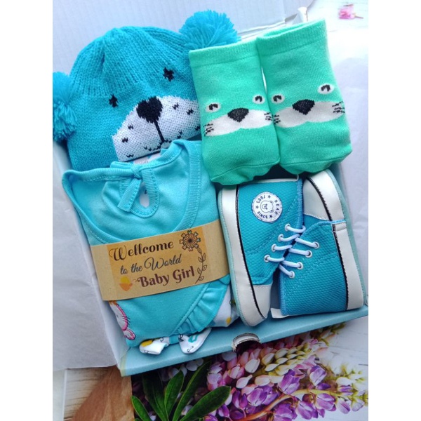 [1kg muat 2] Kado Bayi Cewek/Hampers Bayi Perempuan/Kado Lahiran/Paket Baju Bayi