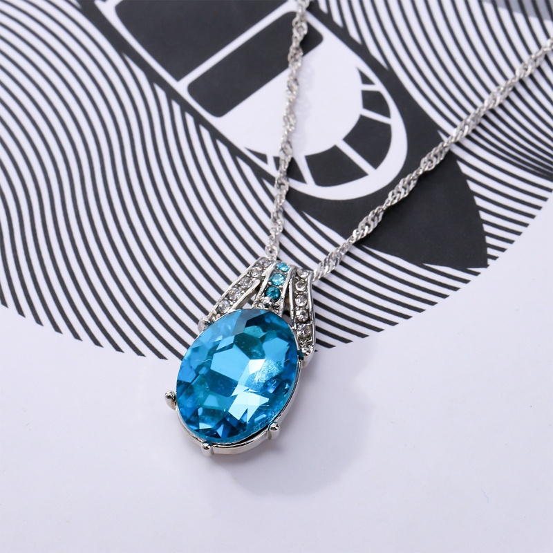 Kalung Dengan Liontin Kristal Bentuk Hati Forever Warna Biru Untuk Wanita