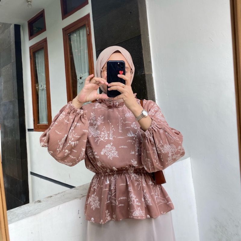 Village crinkle blouse by Outfix