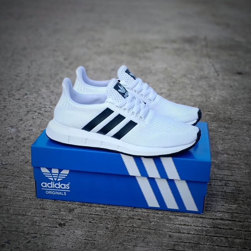 adidas swift runner white