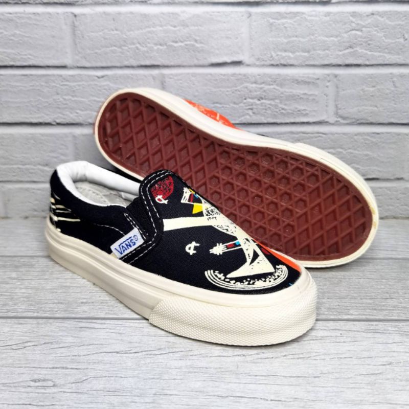 SEPATU ANAK VANS MOMA SLIP ON KIDS SIZE 16-35