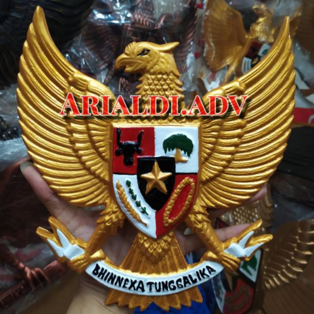 

Patung garuda pancasila ukuran 25 cm