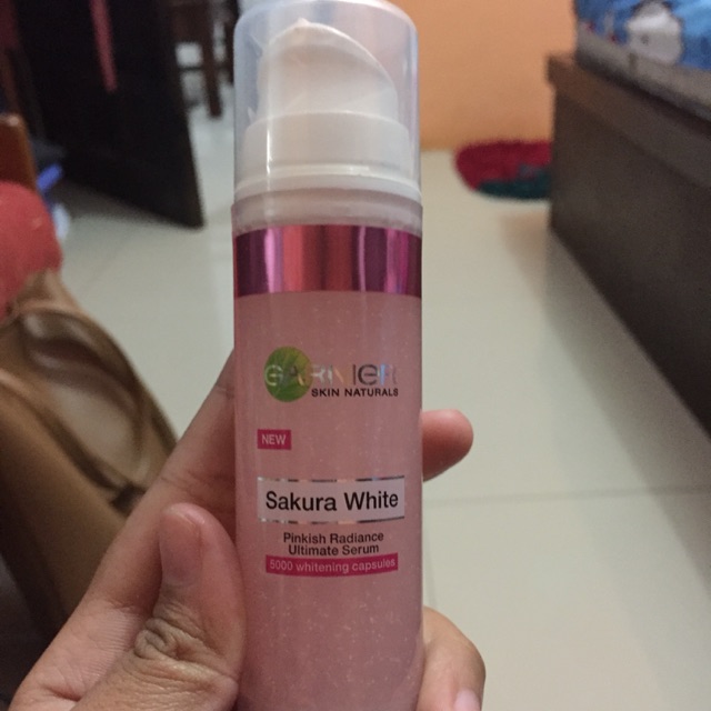 Garnier sakura white