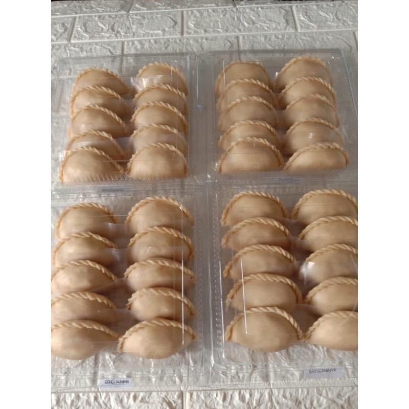 

PASTEL AYAM KENTANG (ISI 10 PCS) + SAMBEL