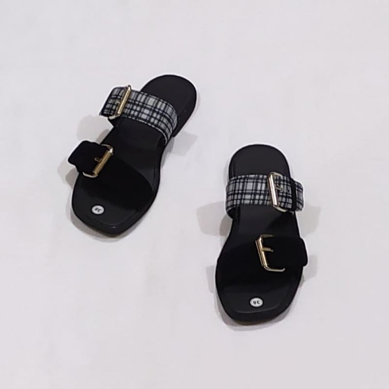 SANDAL FLAT BAN2 TERLARIS-1