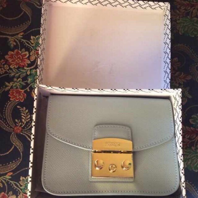 Preloved furla