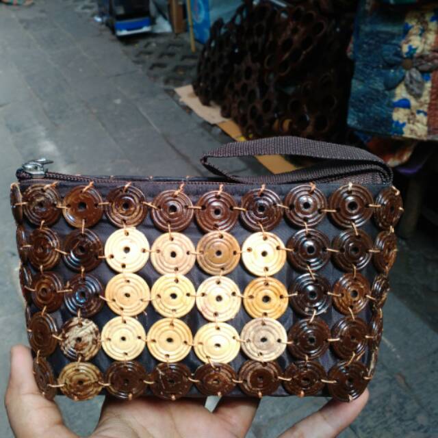 TERMURAH! Dompet Mini Bahan Batok Kelapa Model Kancing Ukuran 16 cm Tempat Koin Souvenir Khas Jogja